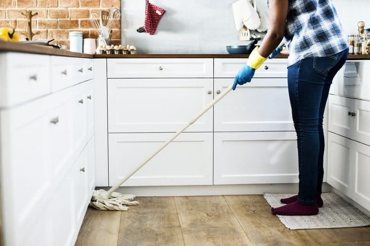 Cleaning an apartment